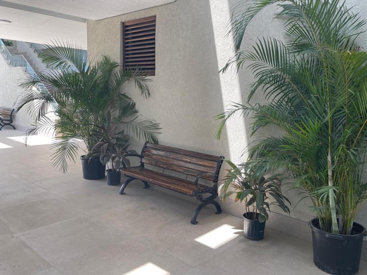 Oceanfront Condo W/ Free Parking + High Speed Wifi Negril Buitenkant foto